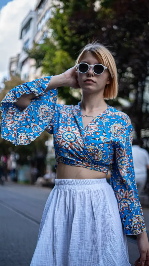 Mandala Desenli İspanyol Kol Crop Bluz